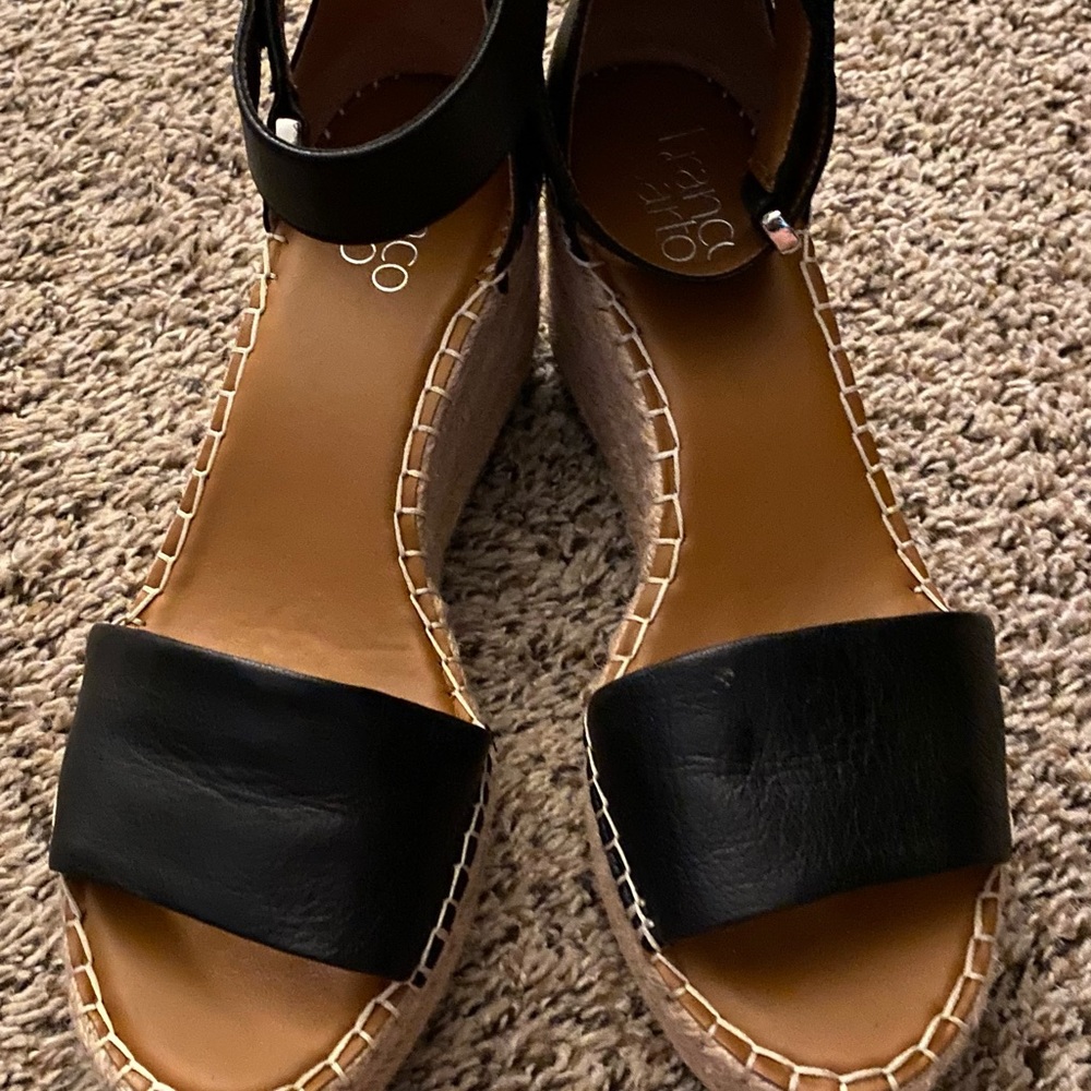 Black wedges